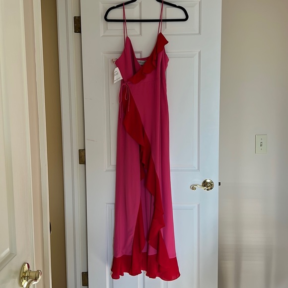 Fame and partners gown - Picture 1 of 4